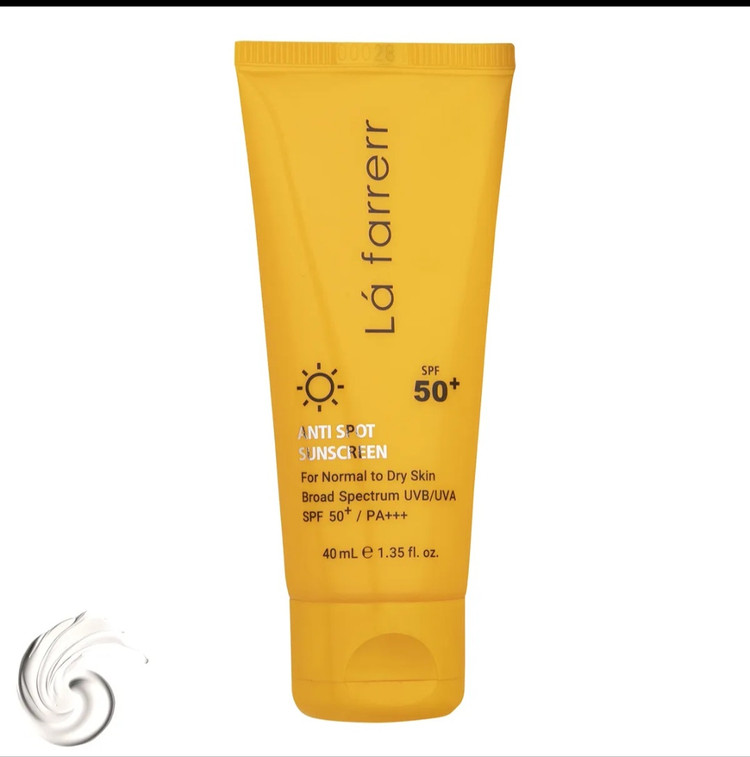 عکس محصول کرم ضدآفتاب و ضدلک بی رنگ لافارر مدل spf50 حجم ۵۰ میل مناسب پوست چرب و مختلط ماندگاری ۲ساعت و خاصیت مرطوب کنندگی