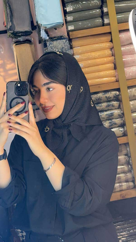 عکس محصول مینی اسکارف مشکی پلیسه گلدوزی شده