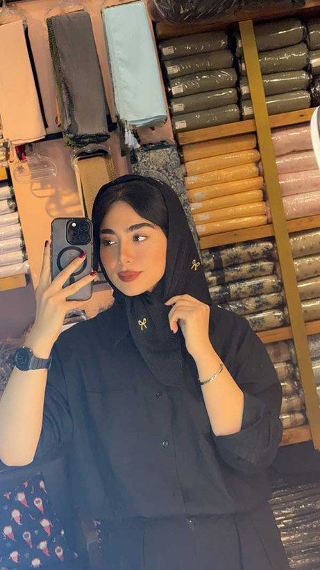 عکس محصول مینی اسکارف مشکی پلیسه گلدوزی شده