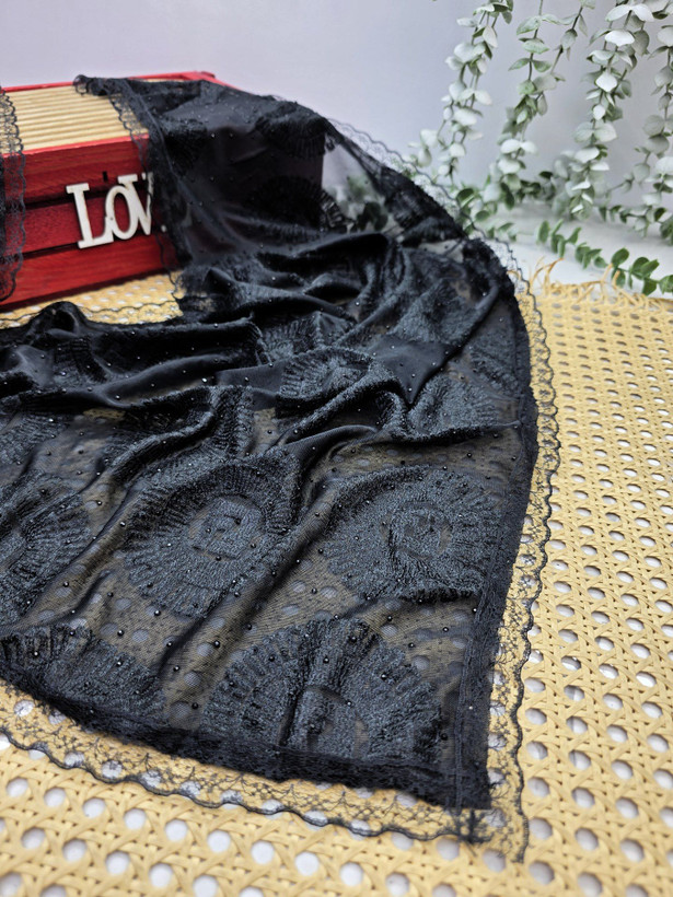 مینی اسکارف مخمل فول نگین + دور دانتل وارداتی