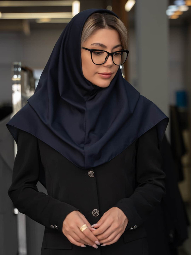 مقنعه نخی بروجرد